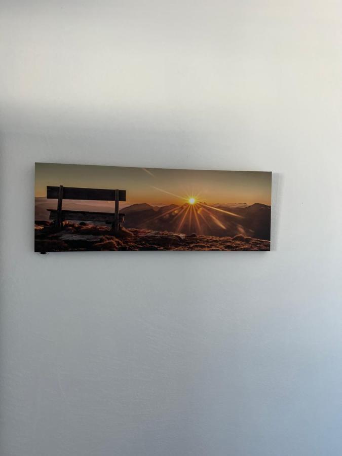 Ruhige Gruene Oase Bei Flughafen Schwechat Buitenkant foto